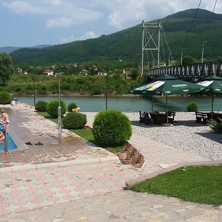 Pansion Basa Отель Ustikolina